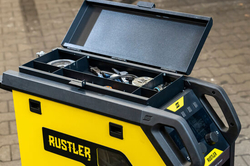 ESAB  RUSTLER EM 350C PRO SYNERGIC